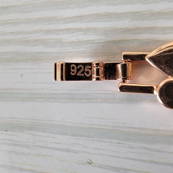 AA3 Beautiful Rose-Gold Colored 925 Gemstone-like Stones with Extender - Picture 2 of 5